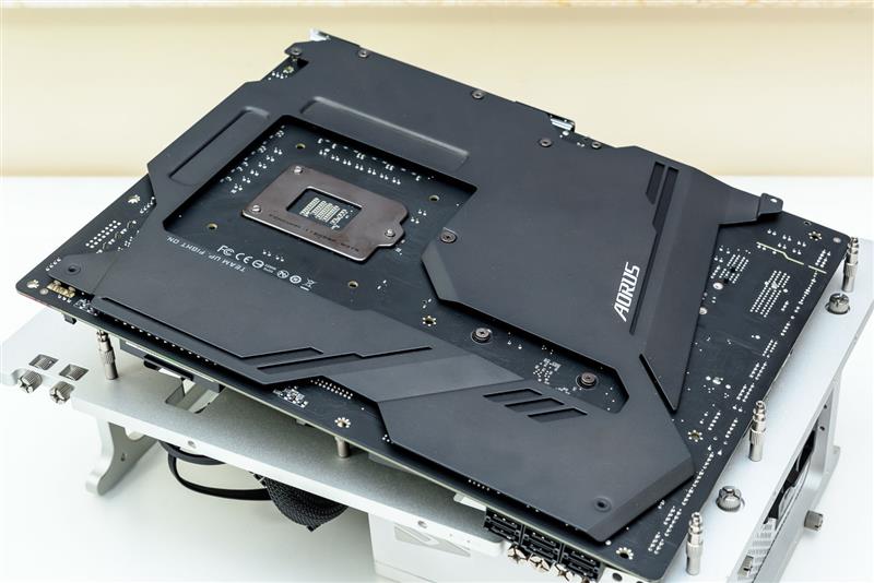 Complete evaluation of Intel i9-9900K